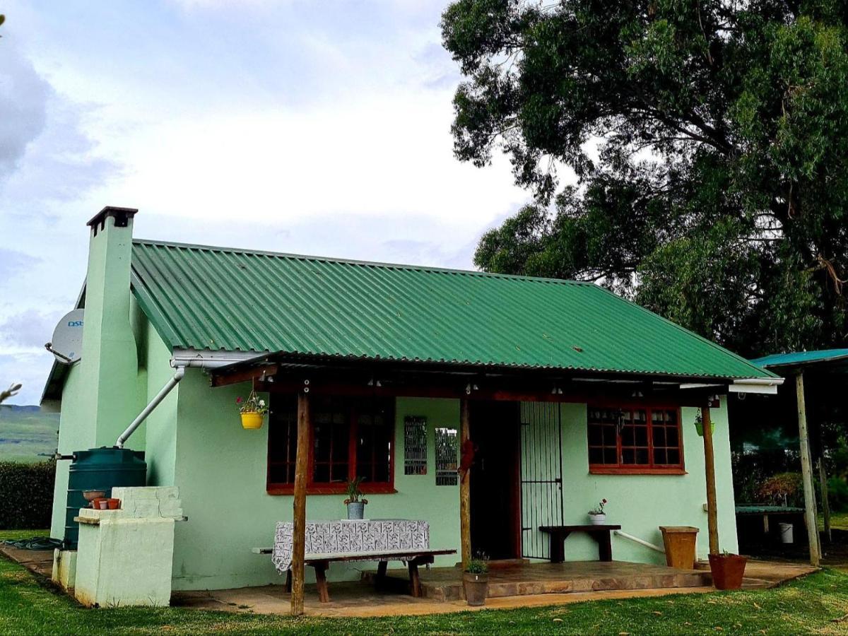 Cicada Self Catering Cottage Underberg Esterno foto