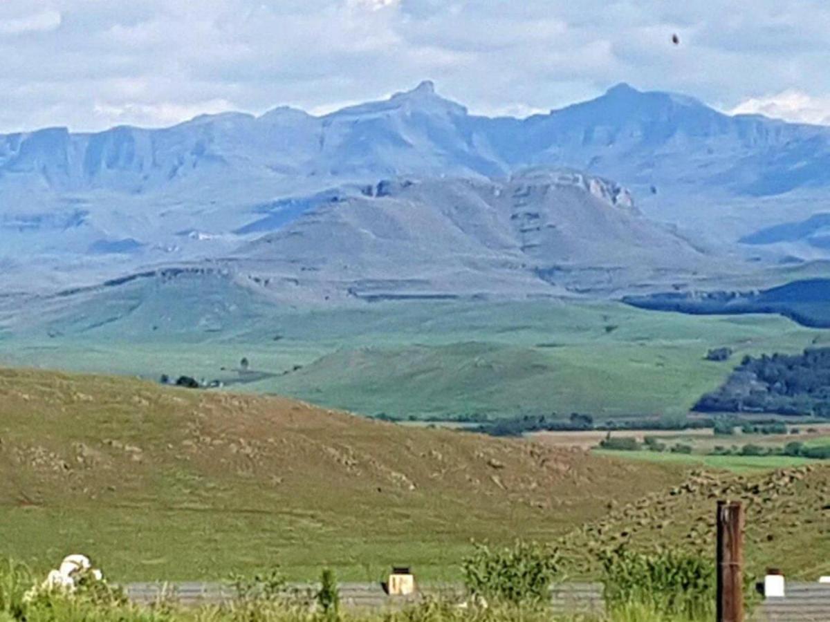 Cicada Self Catering Cottage Underberg Esterno foto